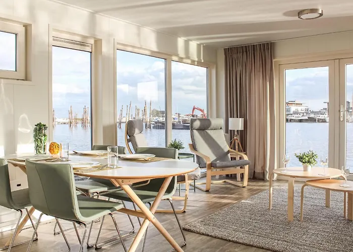 Cozy Ship In With Wifi Botel