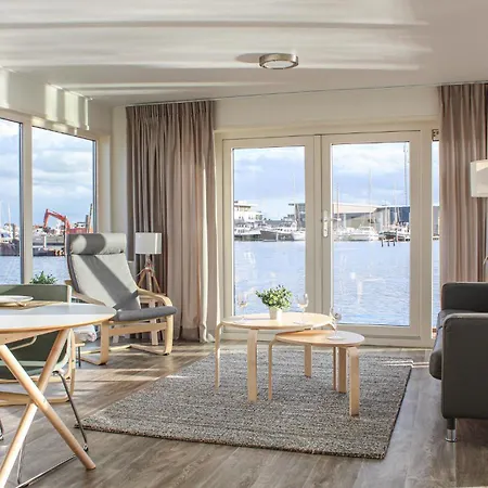 Amazing Ship In With Harbor View 4* آلسمير