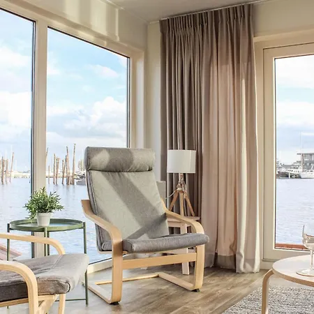 Amazing Ship In With Harbor View 4*