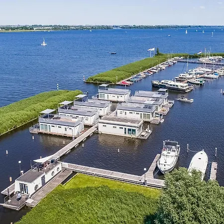 Cozy Ship In Aalsmeer With Wifi 船屋 4*